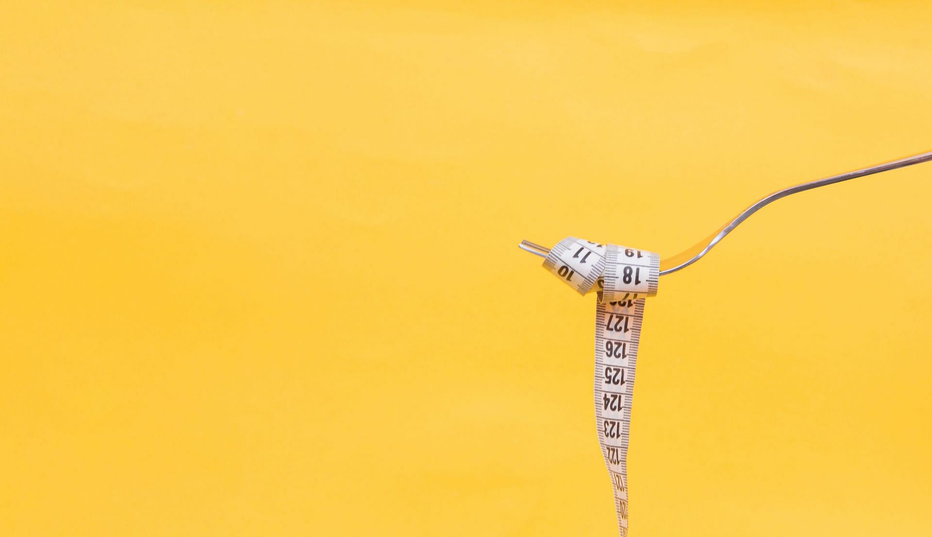 Curbs overeating (Image via Unsplash/Diana Polekhina)